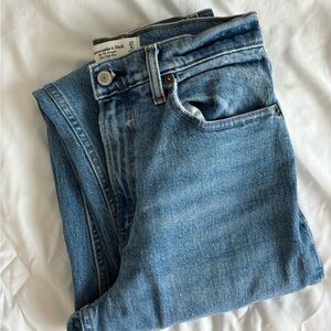 Abercrombie The 90’s Straight Ultra High Rise Jeans - 4S Curve Love